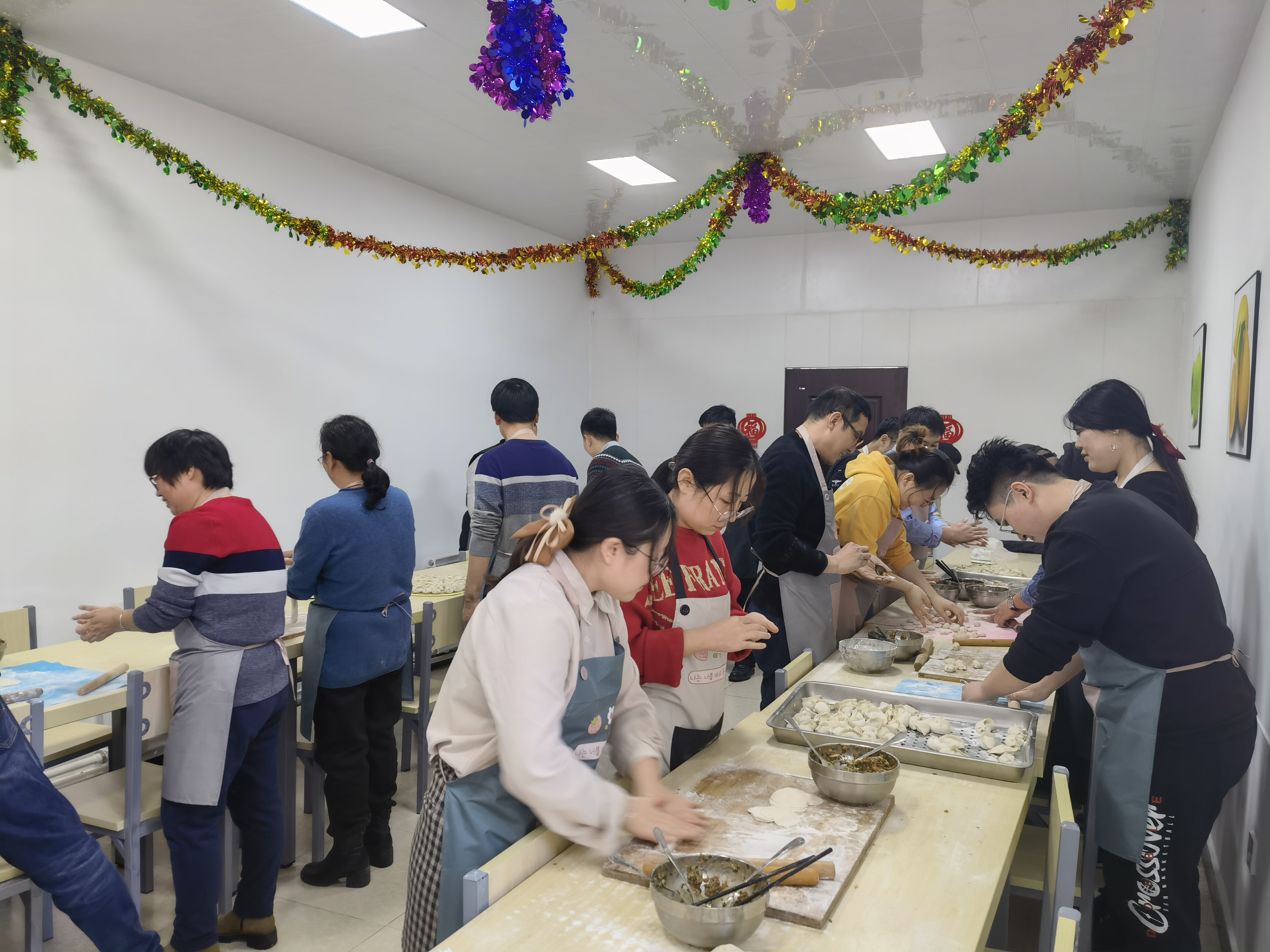 迎新年包饺子主题活动图片